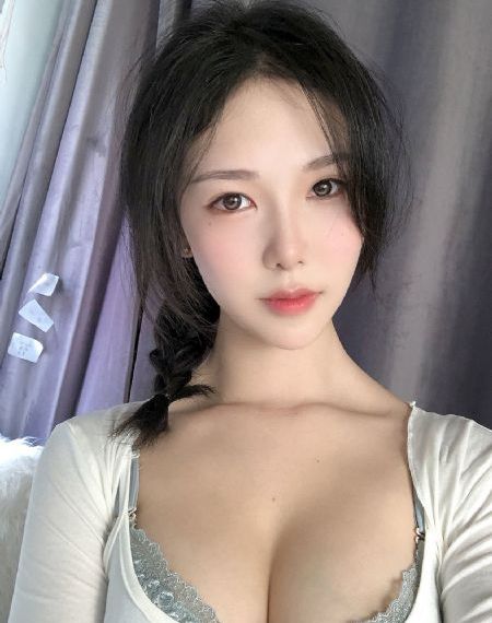 她在丈天面前被工人耍了